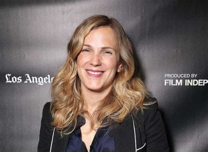 Anna Axster | Bio, Age, Net Worth, Relationship, Career