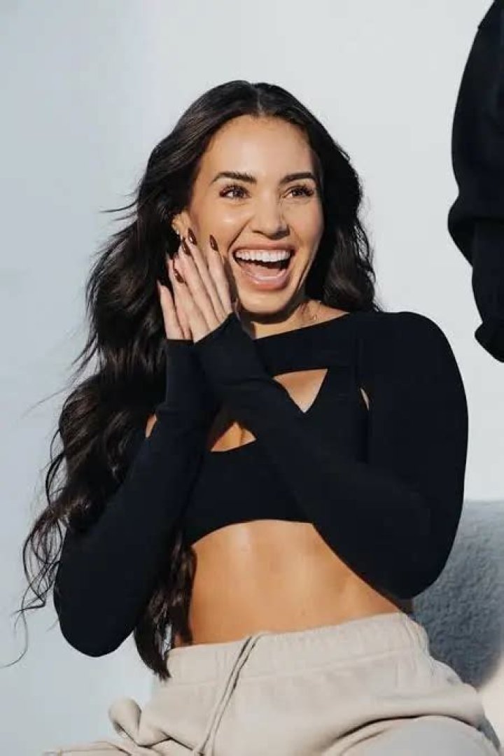 Ashley Flores- Boyfriend, Net Worth, Height