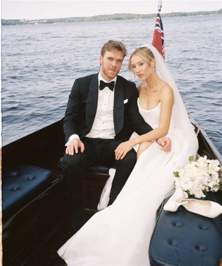 Bio, Net Worth, Husband, Height And Career Of Lauren Kyle