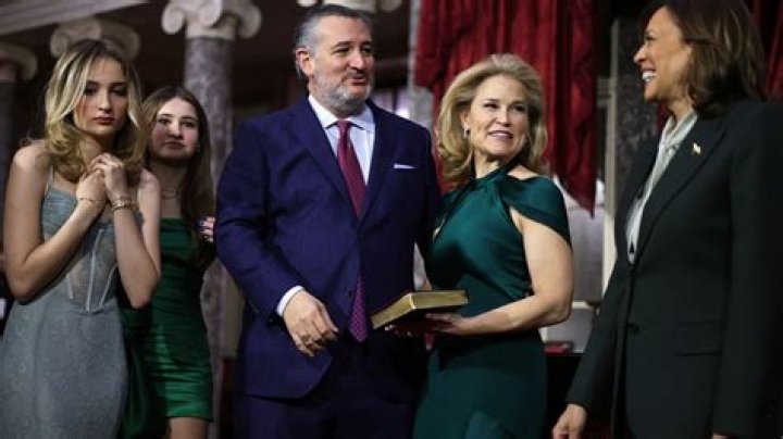 Caroline Cruz
