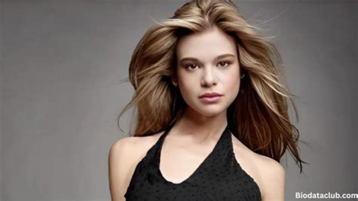 Ellen Muth | Bio, Age, Net Worth, Relationship, Career