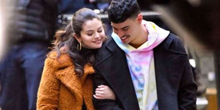 Is Selena Gomez Pregnant With Aaron Dominguez | Baby Bump Rumors