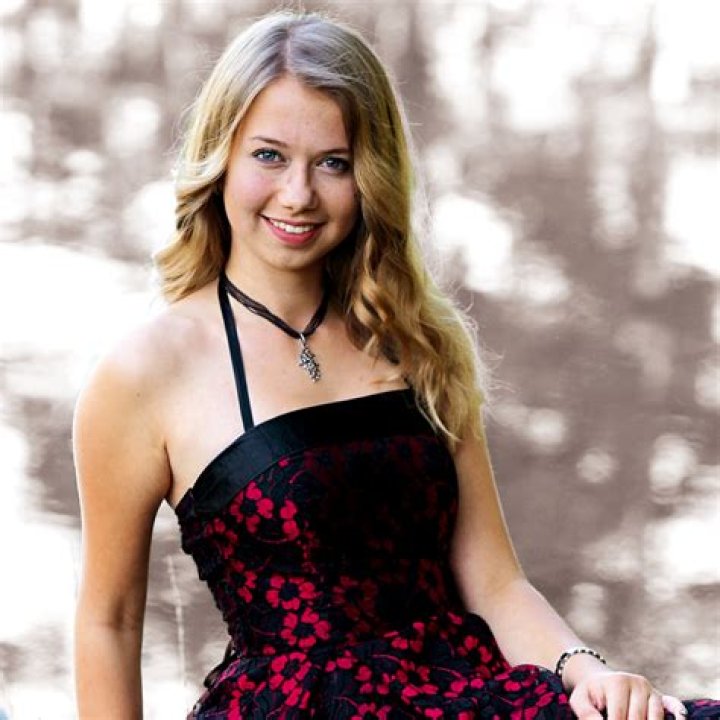 Laura Kamhuber