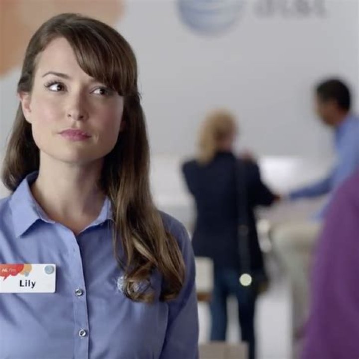 Milana Vayntrub’s Relationship Status, Net Worth, and Boyfriend