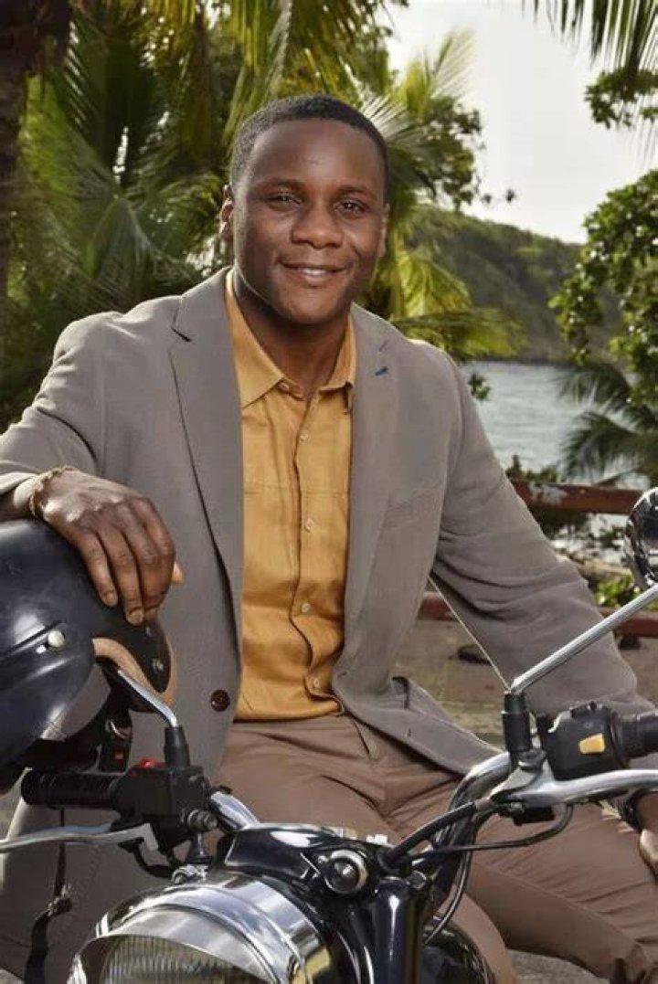 Tobi Bakare