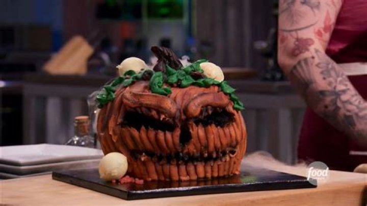 Who Is Lauren Rogers From “Halloween Baking Championship” Season 8?