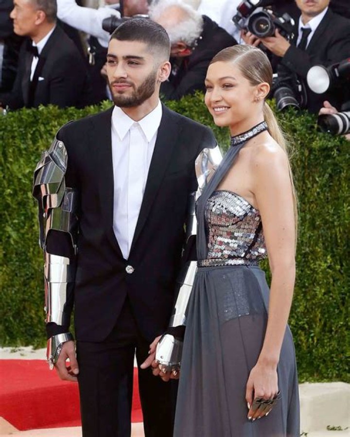 Zayn Malik- Net Worth, Height, Girlfriend, Career, Nationality
